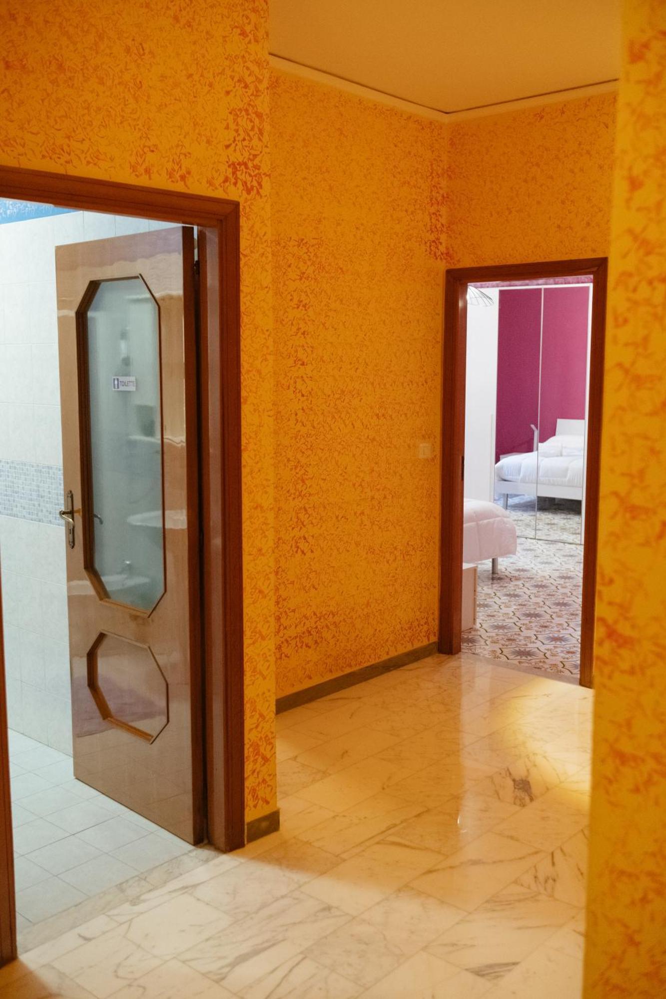 Domus Aurea Relax Room Salerno Exteriör bild
