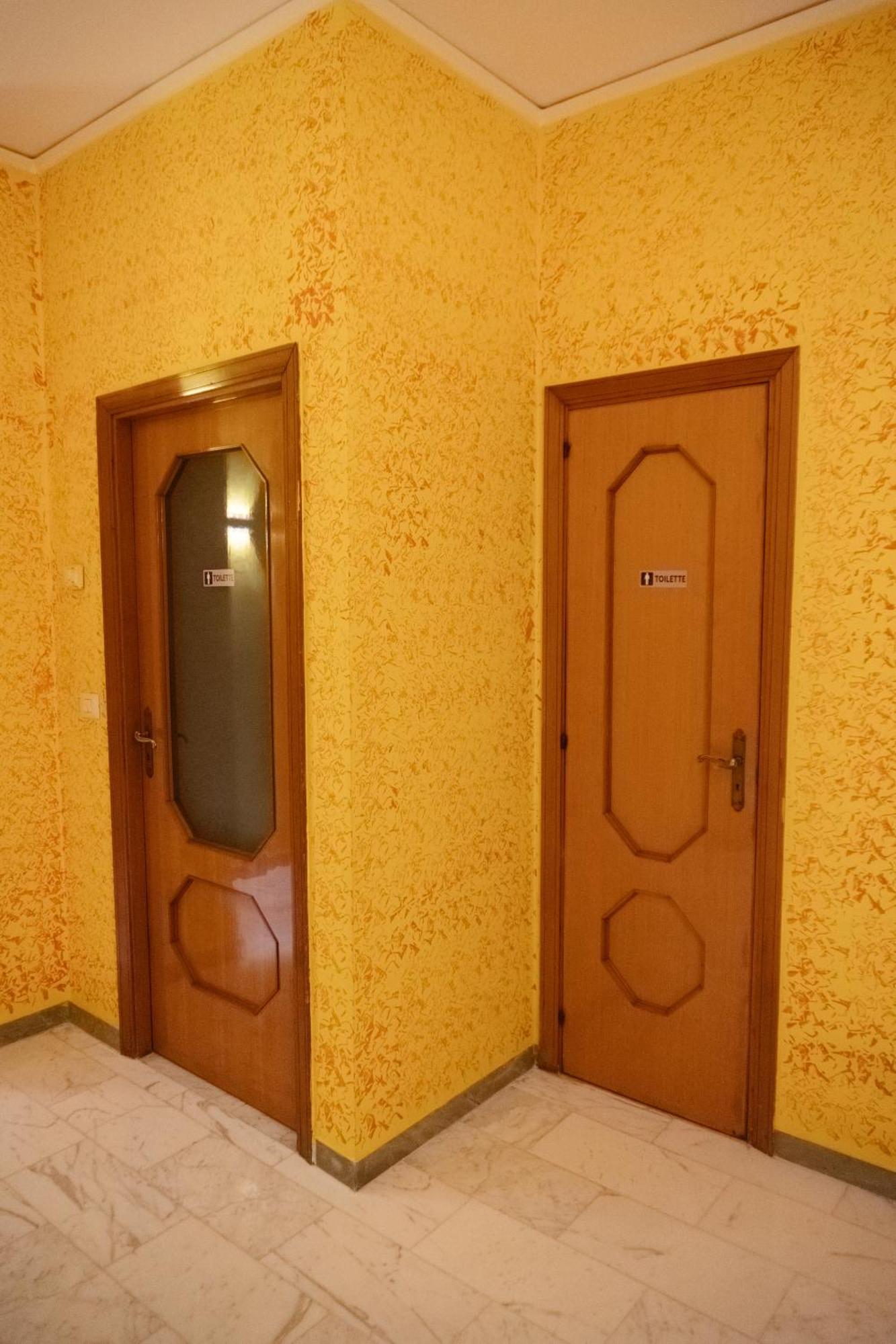 Domus Aurea Relax Room Salerno Exteriör bild
