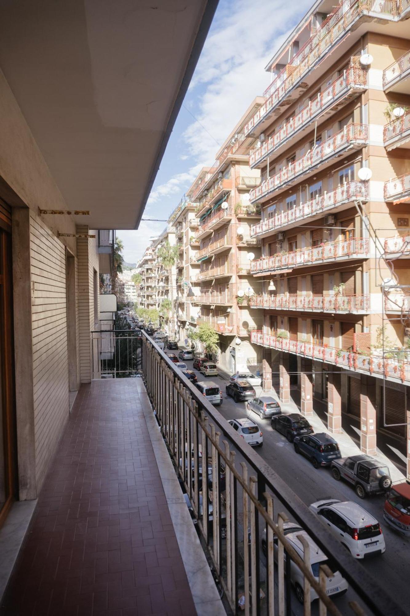 Domus Aurea Relax Room Salerno Exteriör bild